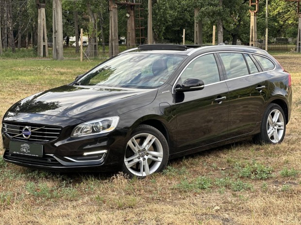 Volvo V60 2.4 D [D6] Phev AWD Summum Geartronic...